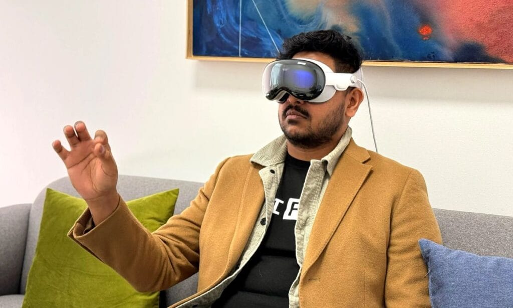 Apple to Introduce AI Features and Spatial Content App to Vision Pro