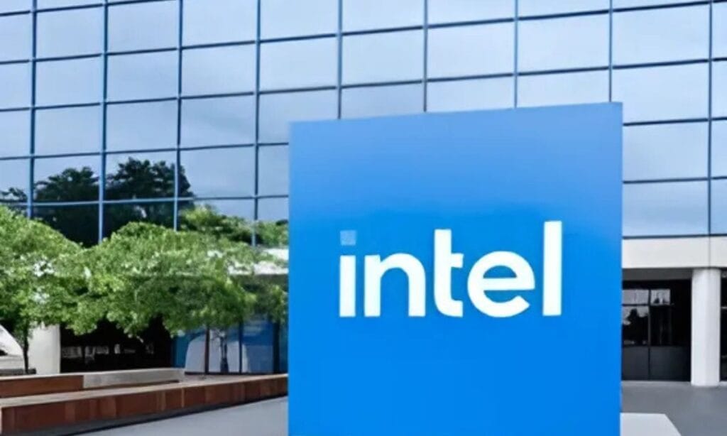 Broadcom and TSMC Eye Potential Intel Acquisitions Amid Struggles