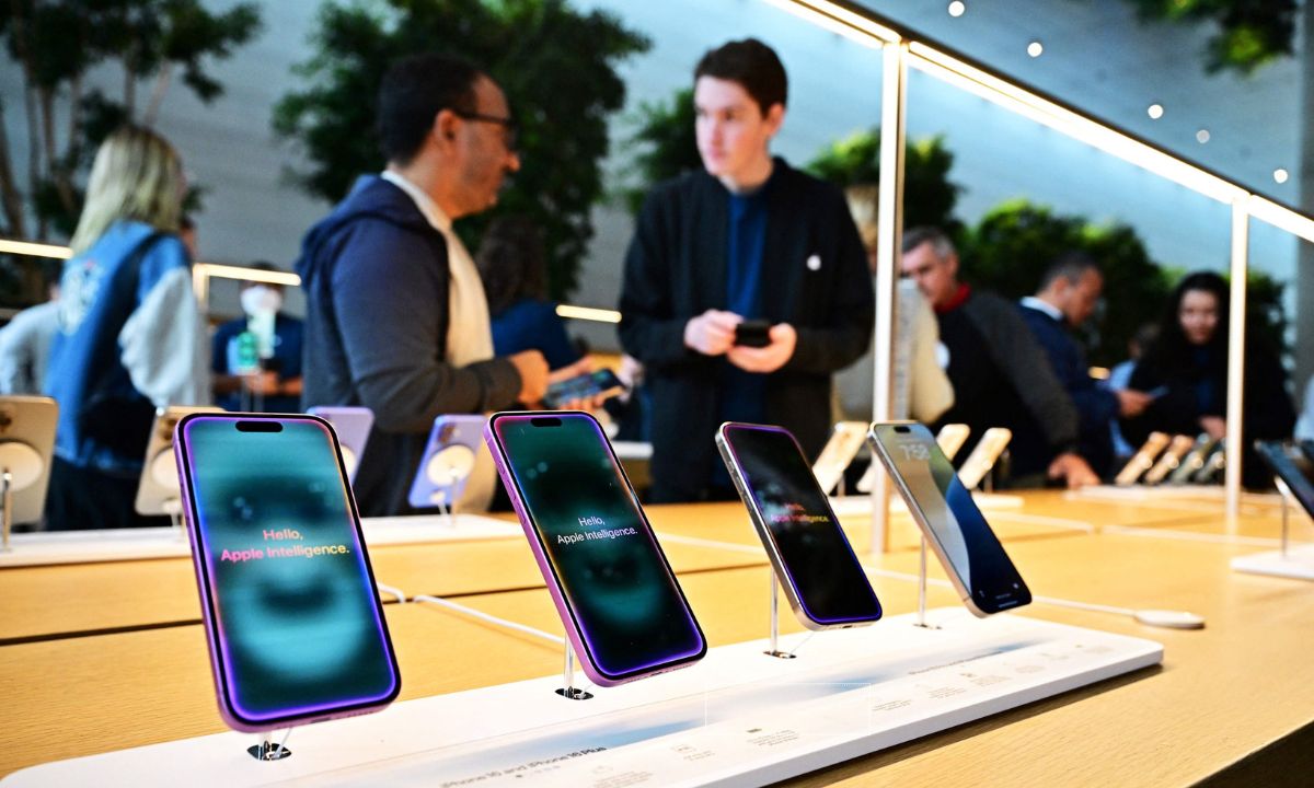 India Cuts Tariffs on Mobile Parts to Stay Competitive in Global Trade