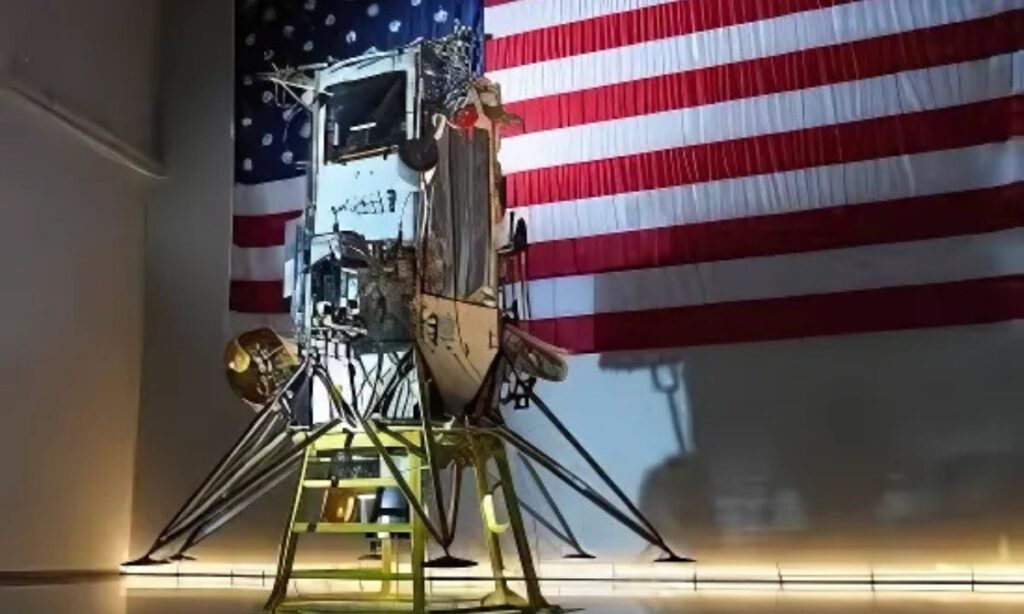 SpaceX Falcon 9 to Launch Groundbreaking Missions to the Moon and Beyond