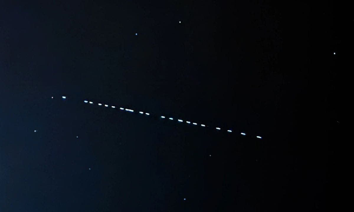 Starlink Competes with Chinese