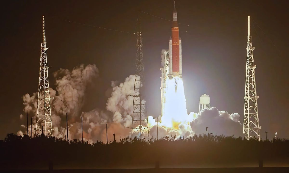 The Man Who Wants to Take Humanity to the Stars