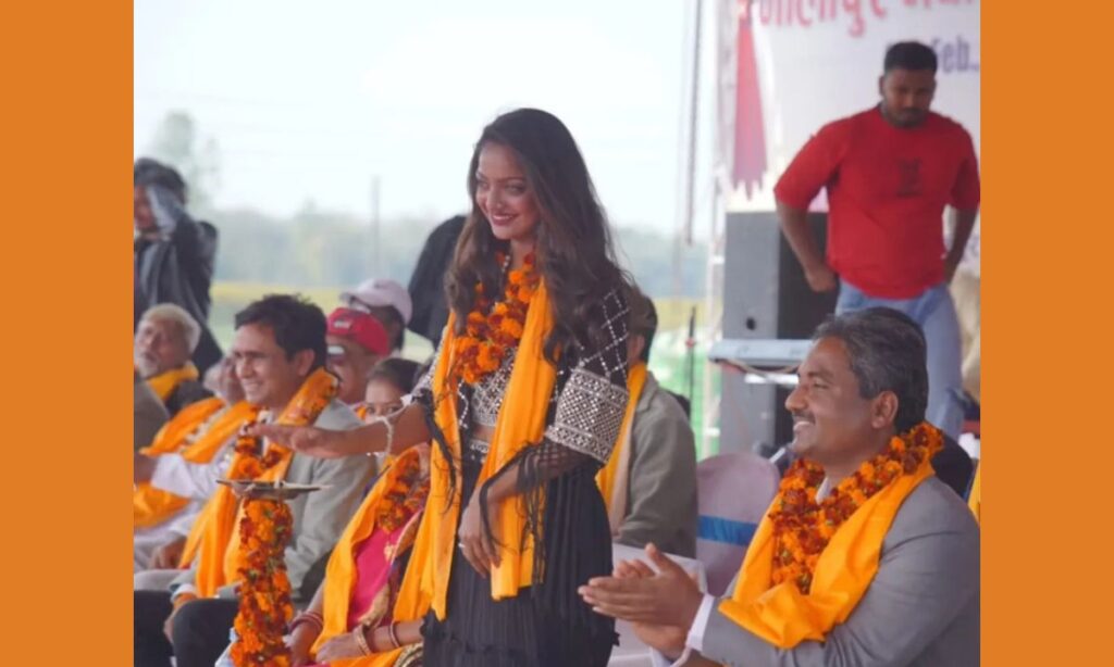 Viral Girl Monalisa Bhosle