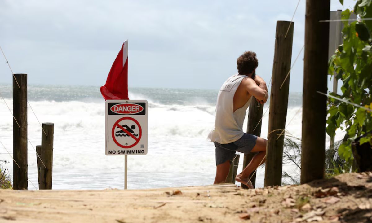 Cyclone Alfred Moves Toward Southeast Queensland