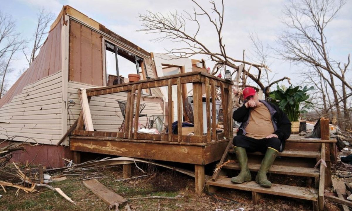 Powerful Storms Kill 33 People in 6 US States