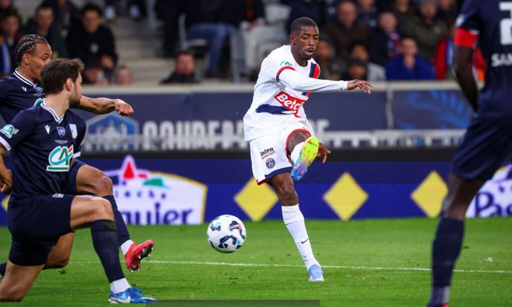 Dembele taking shot