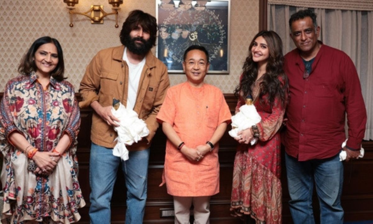 Kartik Aaryan, Sreeleela Meet Sikkim CM, Receive Gifts During Film Shoot