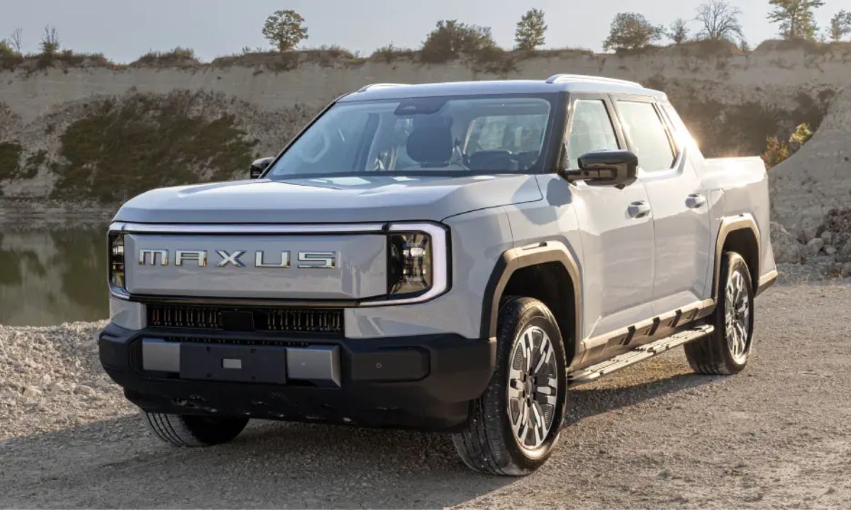 Maxus eT90 Pickup Launched in Manang Price and Features