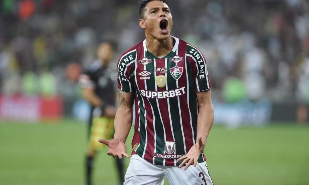 Thiago Silva playing for Fluminense