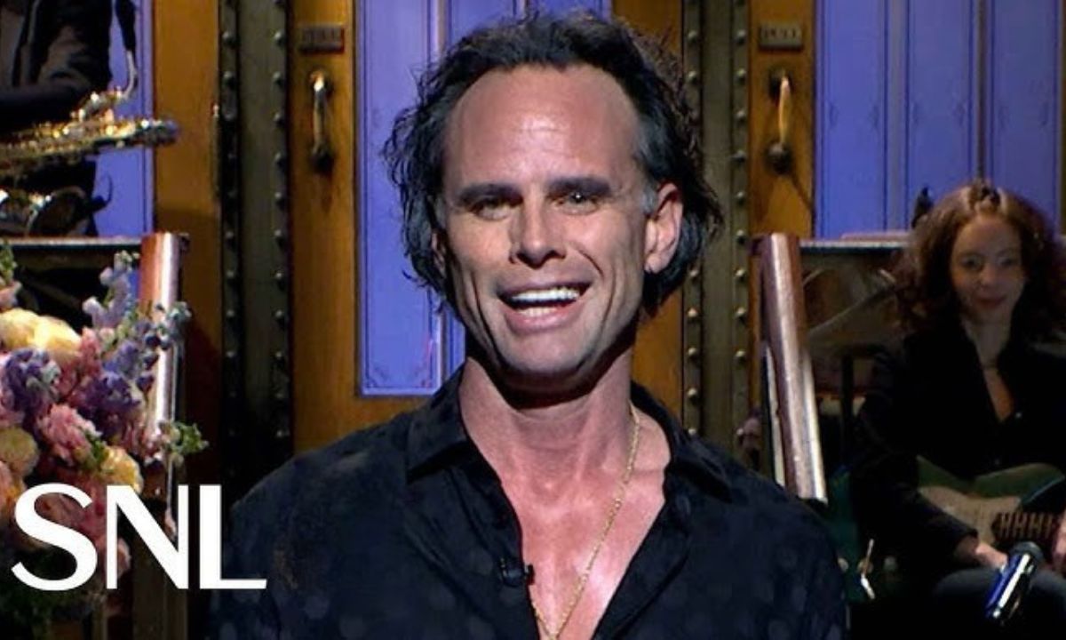 Walton Goggins Makes SNL Debut and Steers Clear of White Lotus Feud Rumours