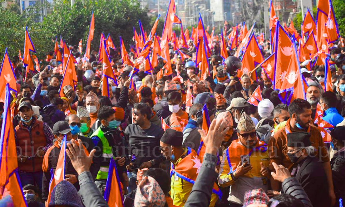 14 People Arrested in Protest for Shutting Down Public Transport