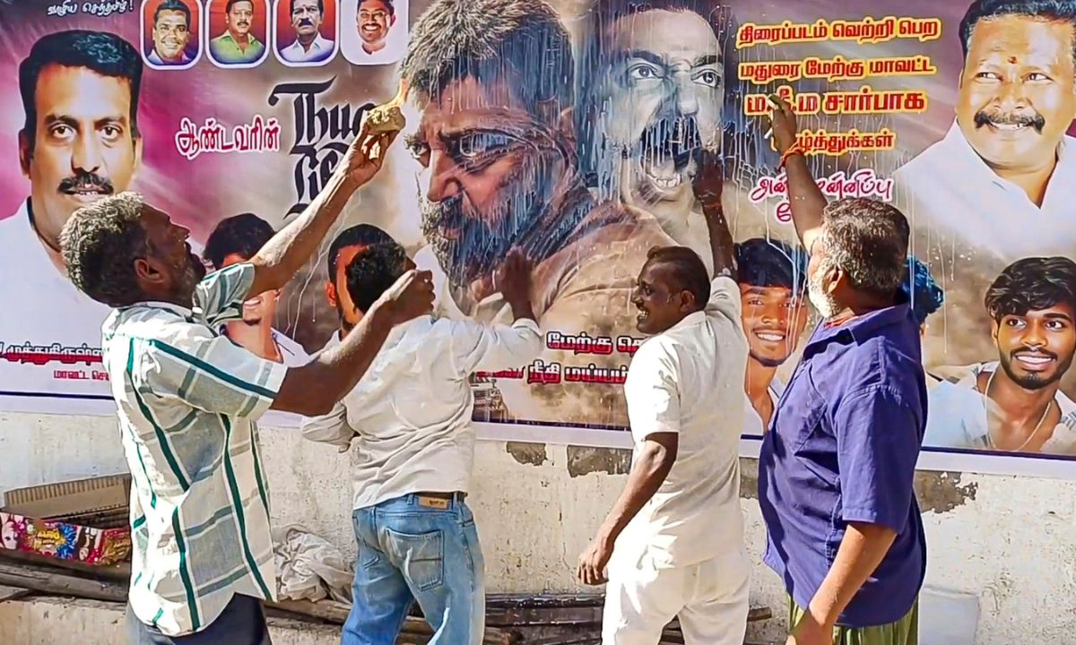 After Karnataka Ban, Kamal Haasan Fans Travel 42 km to Hosur to Watch Thug Life