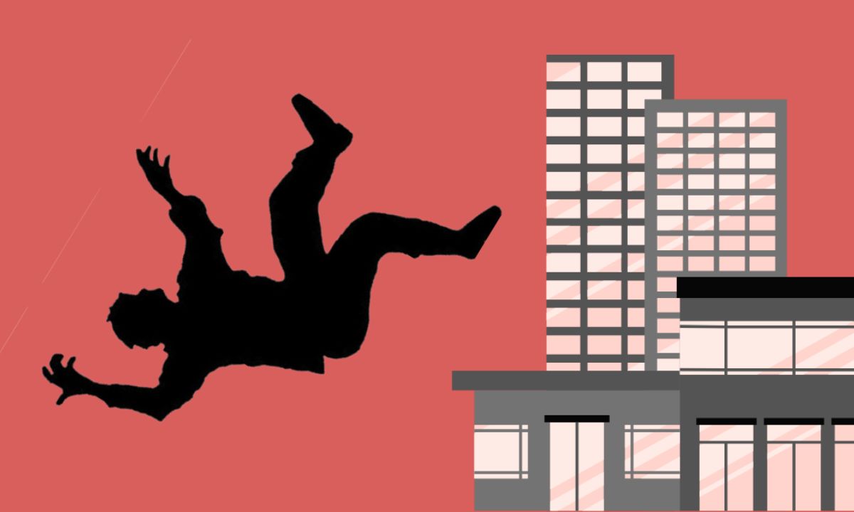 Man dies after falling from roof while placing plastic sheet