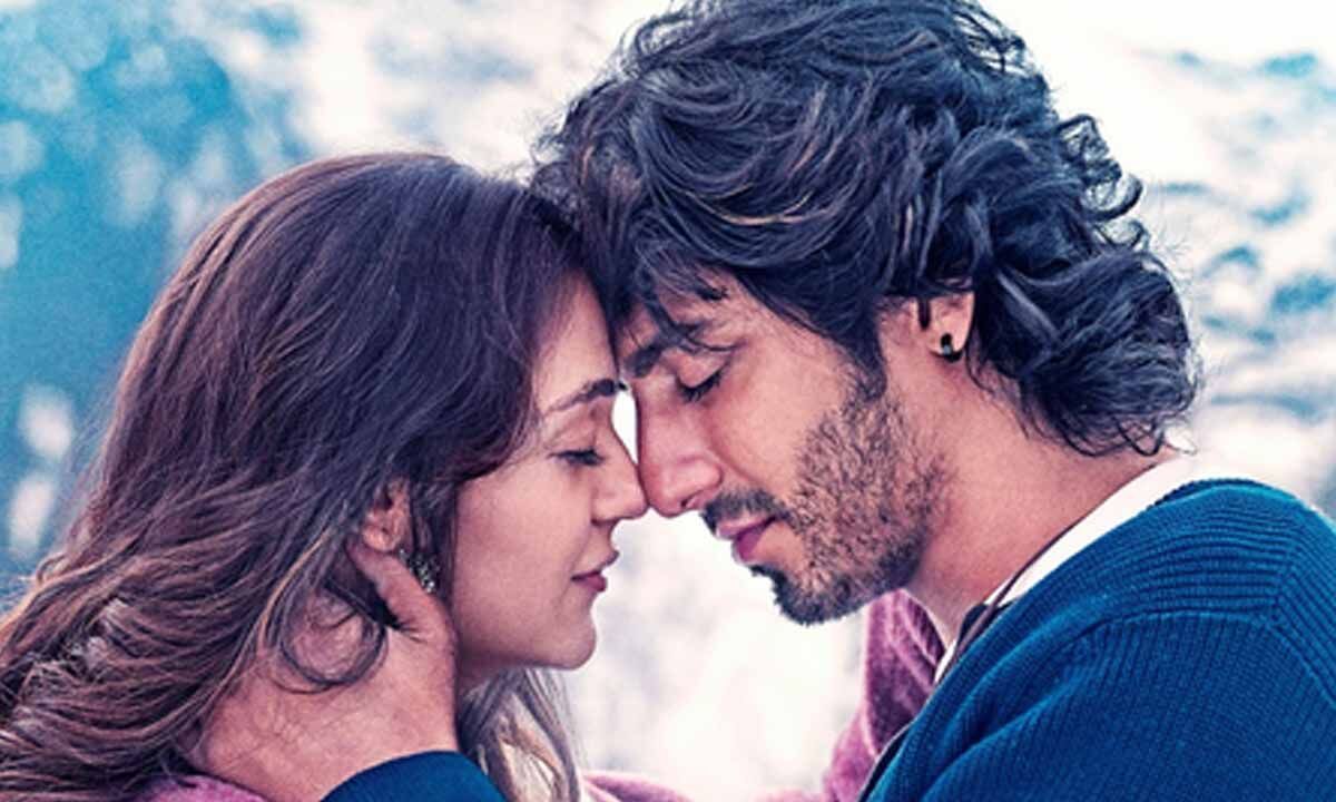 Saiyaara Title Track Out! Ahaan Panday & Aneet Padda Spark Intense Romance with Heartbreaking Chemistry