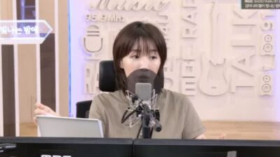 Kim Eana and ALLDAY PROJECT during their radio interview on MBC FM4U