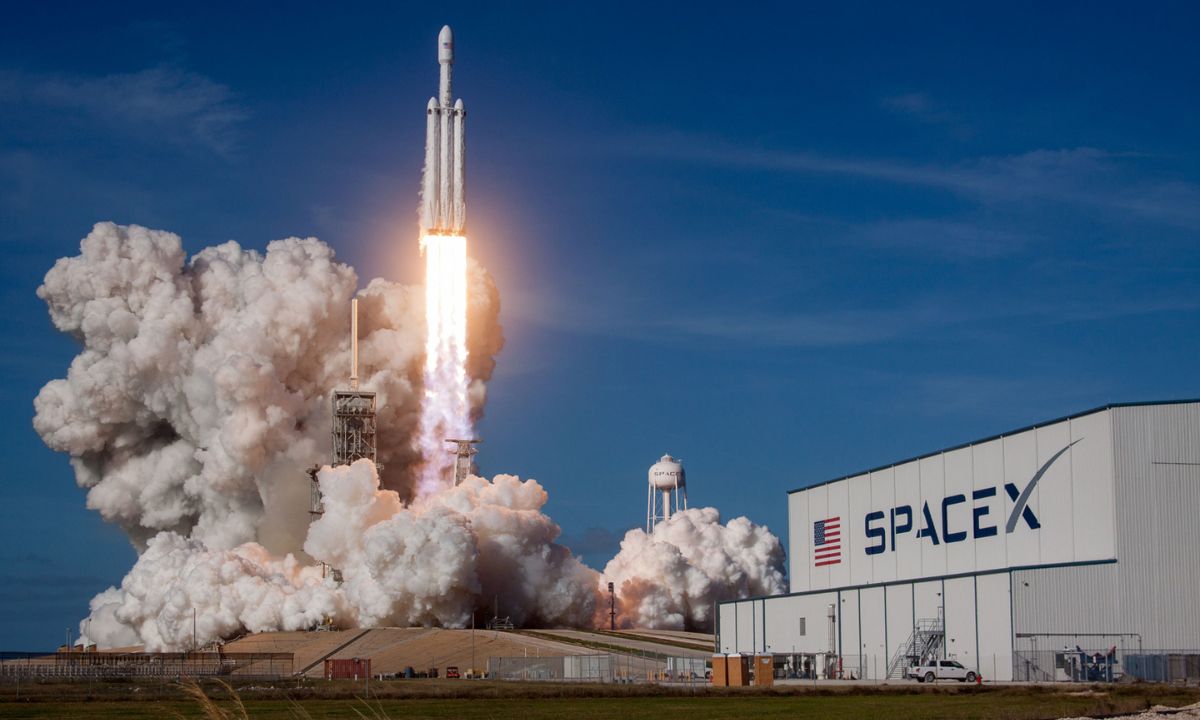 SpaceX to Invest $2 Billion in Elon Musk’s AI Company xAI
