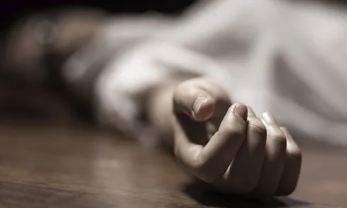 Youth dies crushed by his own vehicle in Dang